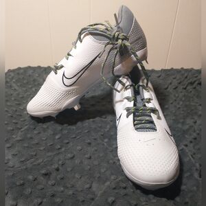 NWOB Nike (CZ5920-002) Hyperdiamond 4 Pro Metal Softball Cleats - Size 9.5